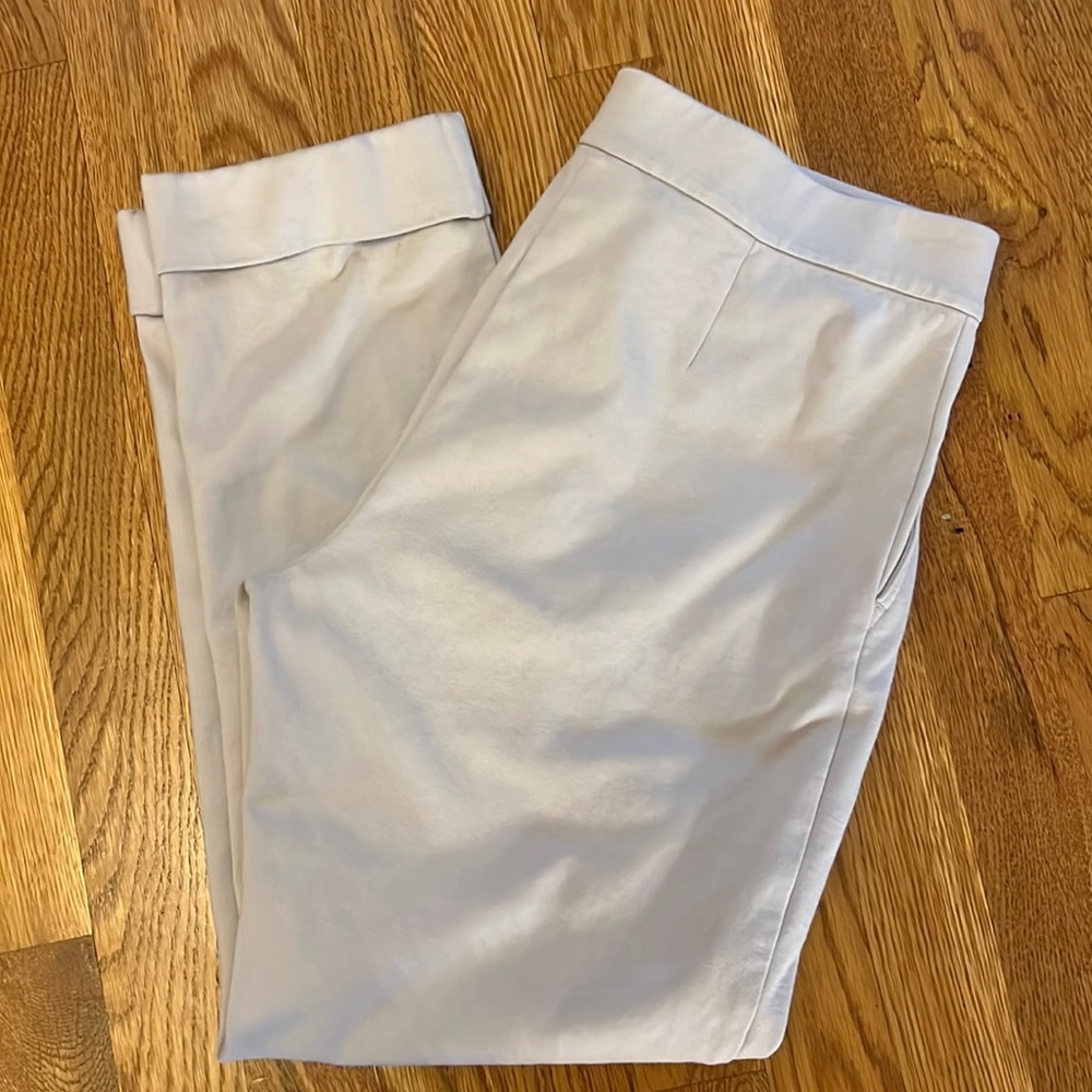 J Jill, cropped slim, light, gray pants, elastic in waist hooks, button, zipper